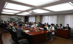 <b>其主要性不正在三产中的比沉下降而弱化</b>